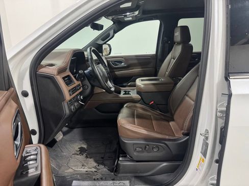 Used 2023 Chevrolet Suburban High Country AWD/4WD image 10