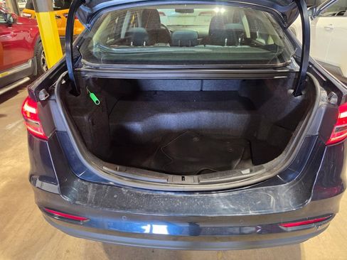 Used 2020 Ford Fusion SE image 8