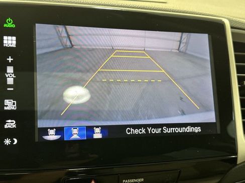 Used 2016 Honda Pilot Touring image 15