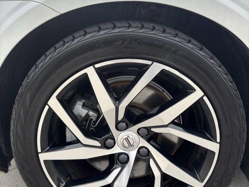 Used 2019 Volvo S60 T5 Momentum w/ Premium Package image 4