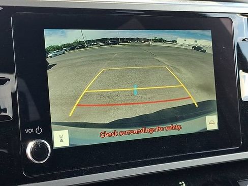 Used 2025 Toyota Tundra SR5 AWD/4WD image 17