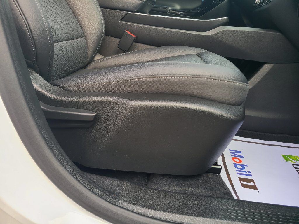 Used 2025 Chevrolet Equinox LT w/ Convenience Package II AWD/4WD image 12
