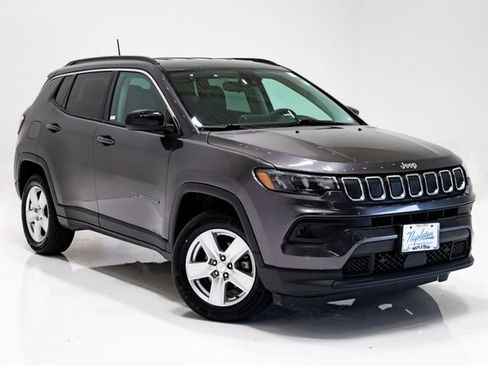 Used 2022 Jeep Compass Latitude AWD/4WD image 6