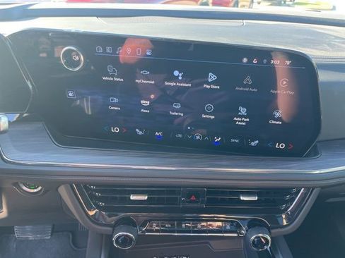 Used 2025 Chevrolet Suburban Z71 w/ Comfort Package image 24