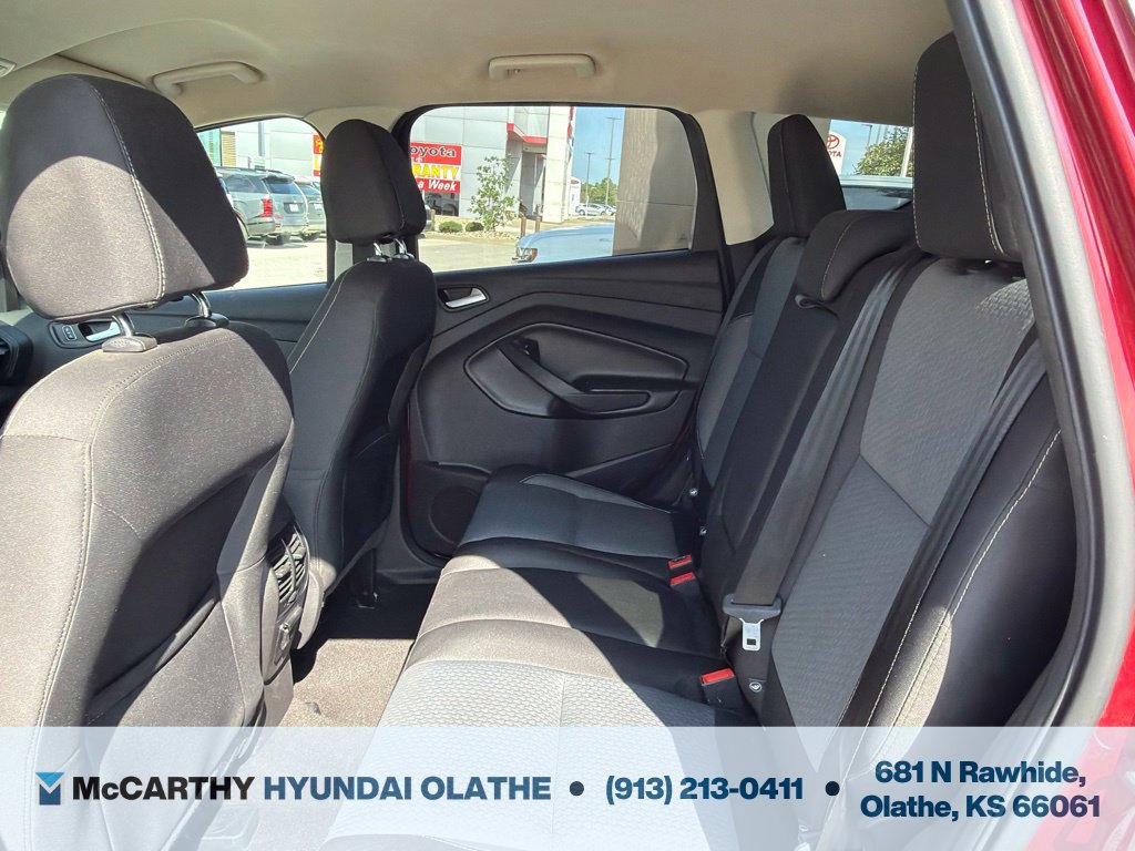 Used 2017 Ford Escape SE w/ SE Cold Weather Package AWD/4WD image 5