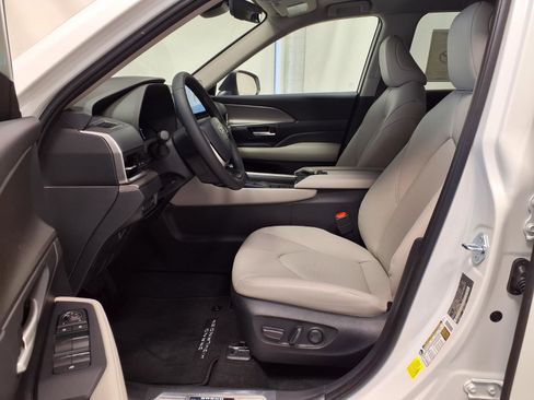 New 2026 Toyota Grand Highlander XLE image 23