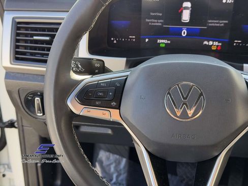 Used 2022 Volkswagen Atlas Cross Sport SE image 32