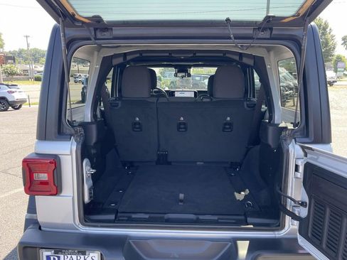 Certified 2024 Jeep Wrangler Unlimited Rubicon image 39