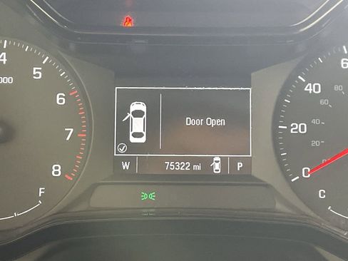 Used 2024 Chevrolet Trax LS w/ LS Convenience Package image 14