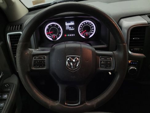 Used 2020 RAM 1500 Classic SLT RWD image 22