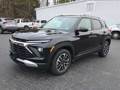 New 2025 Chevrolet TrailBlazer LT w/ Convenience Package image 3