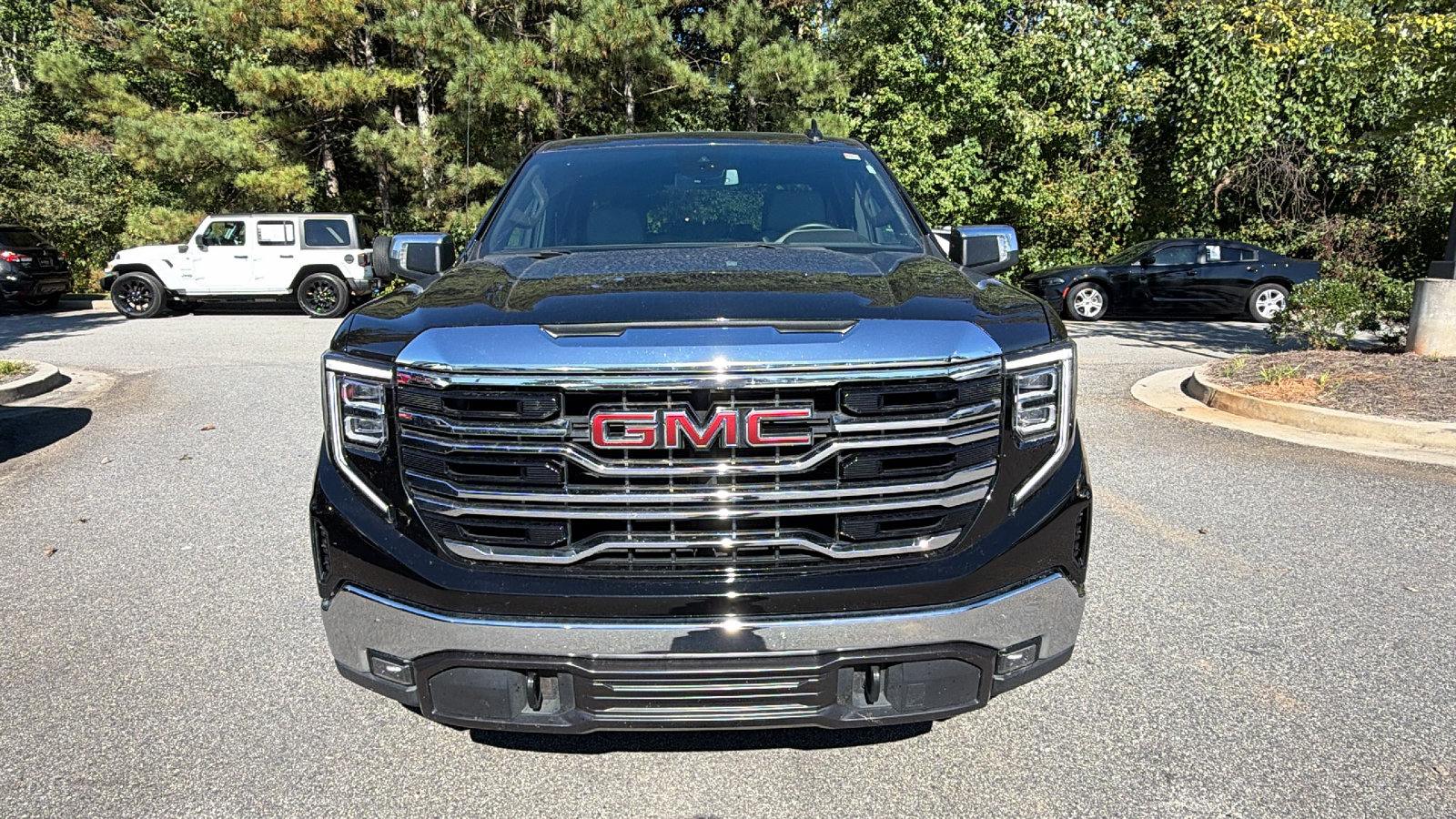 Used 2025 GMC Sierra 1500 SLT AWD/4WD image 3