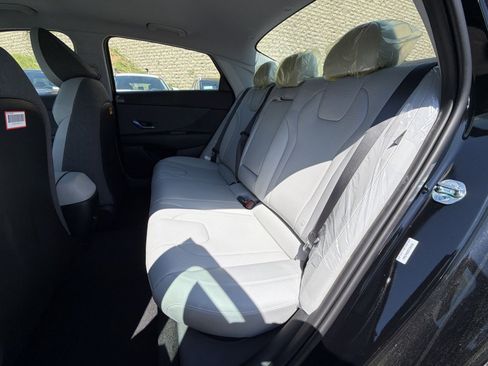New 2026 Hyundai Elantra Limited FWD image 25