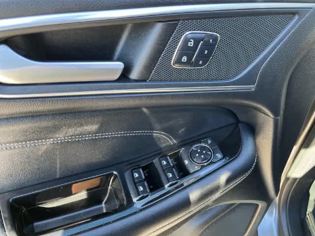 Used 2017 Ford Edge Titanium w/ Equipment Group 302A AWD/4WD image 34