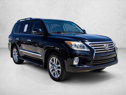 Used 2013 Lexus LX 570 4WD w/ Luxury Pkg image 3