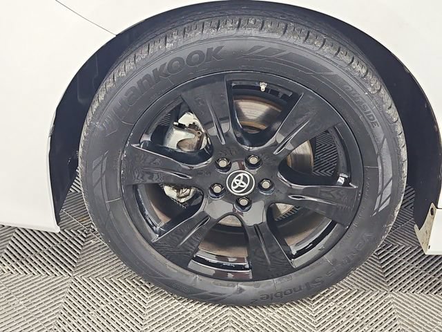 Used 2020 Toyota Sienna SE Premium w/ Nightshade Edition FWD image 29