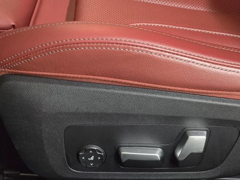 Used 2024 BMW 430i Convertible w/ M Sport Package RWD image 25