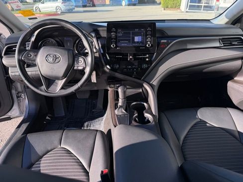 Used 2022 Toyota Camry SE image 14
