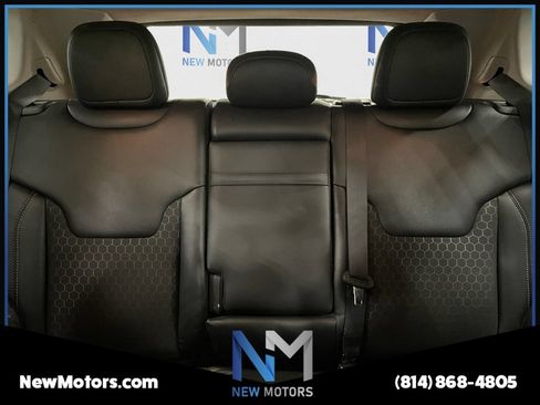Used 2020 Jeep Compass Latitude w/ Cold Weather Group AWD/4WD image 13