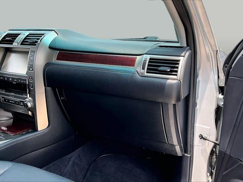 Used 2015 Lexus GX 460 w/ Premium Package AWD/4WD image 19