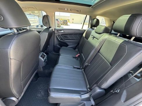 Used 2024 Volkswagen Tiguan SE image 29