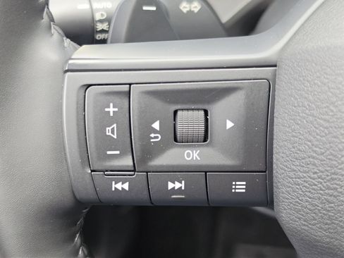 Used 2025 Nissan Rogue SV FWD image 19