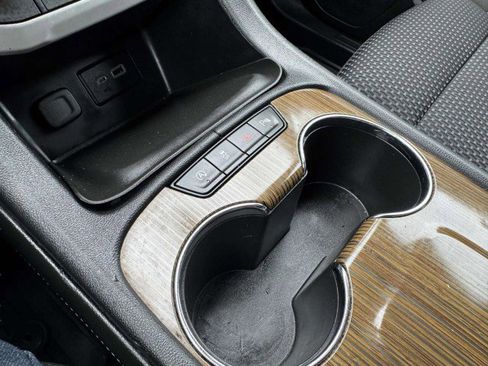 Used 2020 GMC Acadia SLE image 34