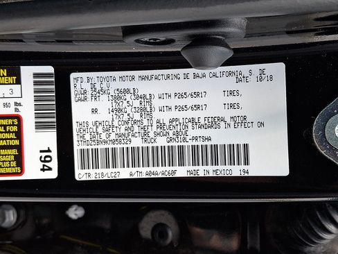 Used 2019 Toyota Tacoma TRD Sport w/ TRD Premium Sport Package AWD/4WD image 27