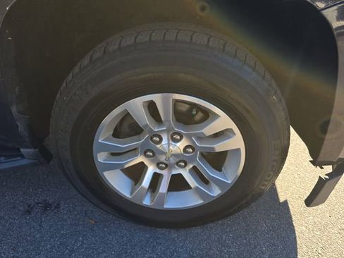 Used 2017 Chevrolet Tahoe LT image 12