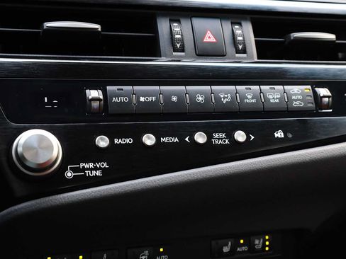 Used 2022 Lexus ES 300h F Sport w/ Accessory Package 2 FWD image 27