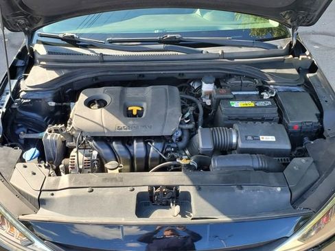 Used 2019 Hyundai Elantra SEL w/ Cargo Package FWD image 10