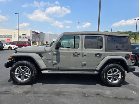 Used 2021 Jeep Wrangler Unlimited Sahara w/ Cold Weather Group AWD/4WD image 5