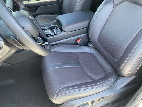 Certified 2025 Honda Pilot Black Edition image 17