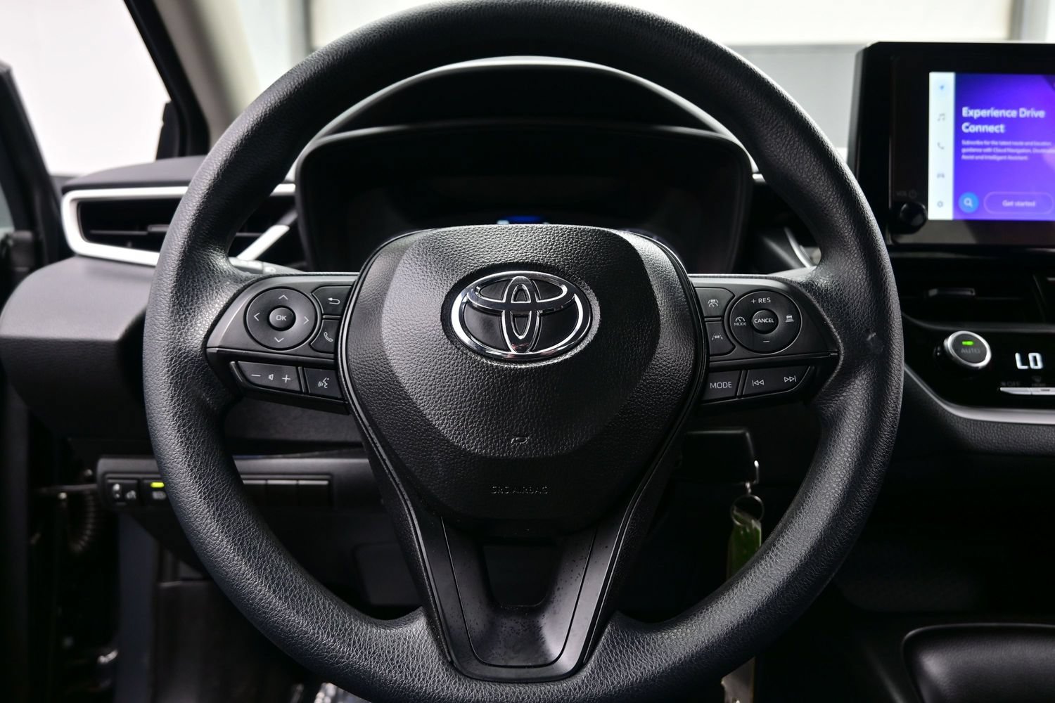 Used 2025 Toyota Corolla LE FWD image 21