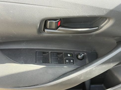 Used 2025 Toyota Corolla LE FWD image 7