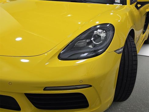 Used 2018 Porsche 718 Cayman image 31