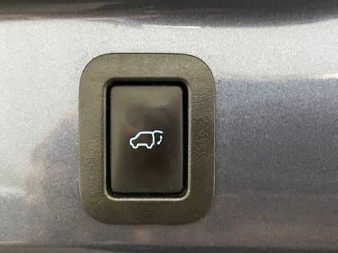 Certified 2018 Toyota Highlander Limited AWD/4WD image 15