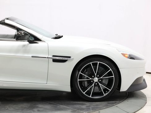 Used 2014 Aston Martin Vanquish Volante RWD image 71