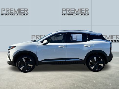 Used 2025 Nissan Kicks SR image 8