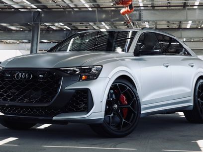 New 2025 Audi RS Q8 performance