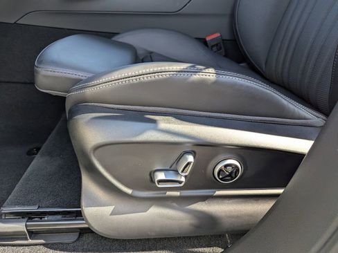 Used 2025 Mercedes-Benz GLB 250 GLB 250 image 41