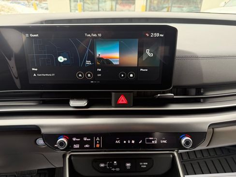 New 2026 Kia Carnival LX FWD image 30