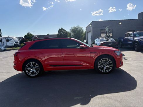Used 2021 Audi e-tron Prestige w/ Prestige Package AWD/4WD image 5
