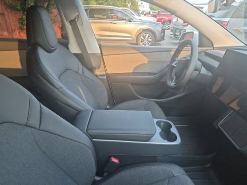 Used 2026 Tesla Model Y AWD image 21