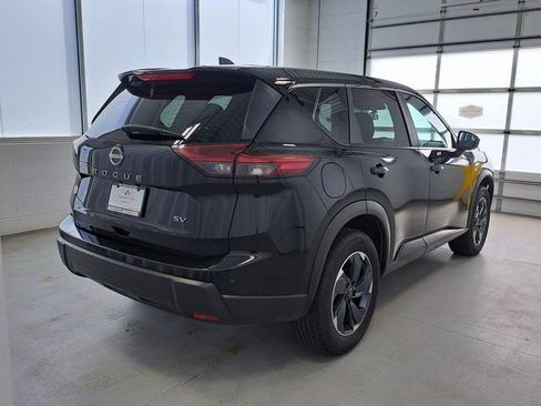 Used 2024 Nissan Rogue SV image 5