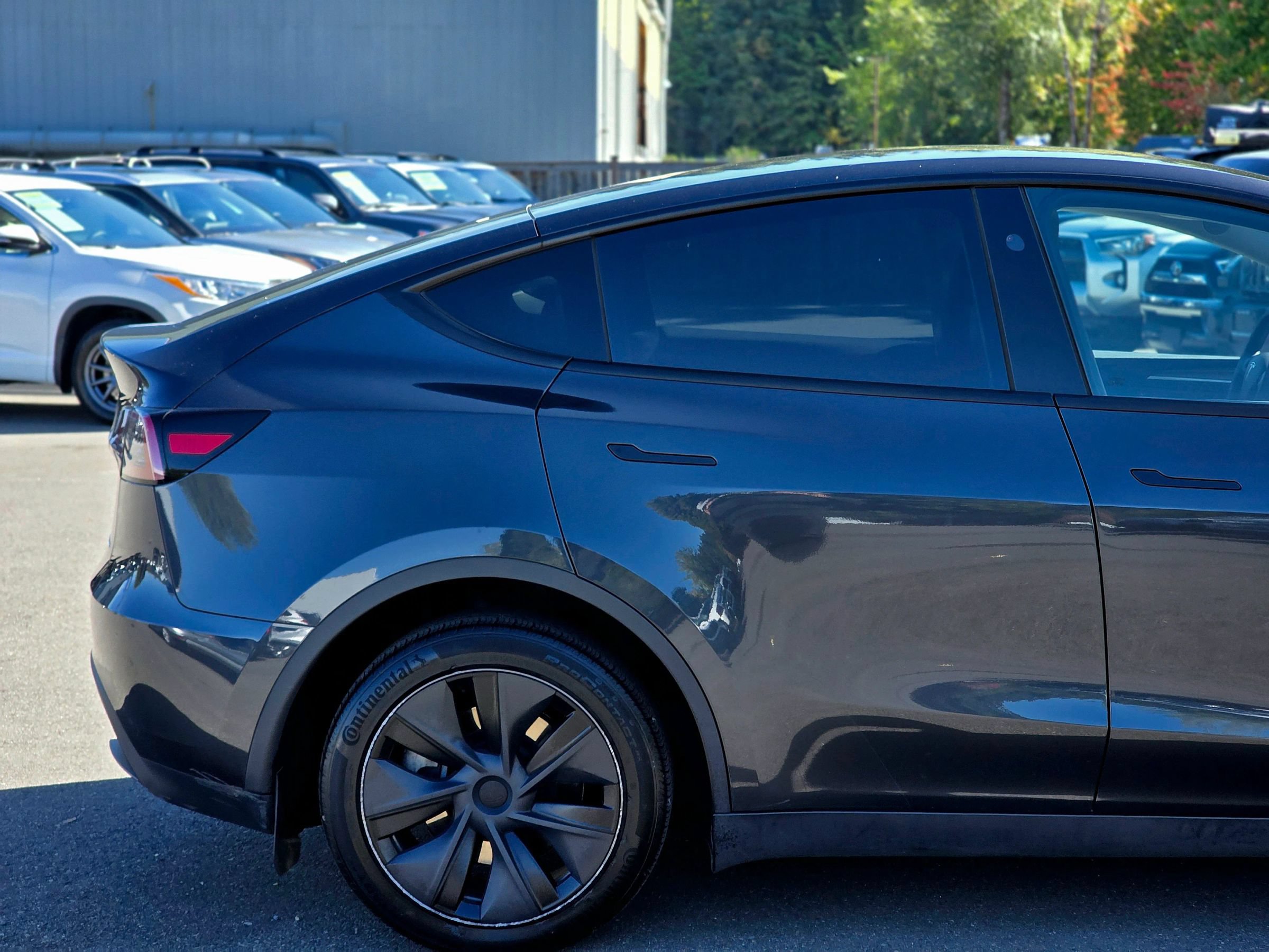 Used 2024 Tesla Model Y Long Range AWD/4WD image 15