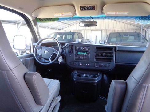 Used 2016 GMC Savana 3500 LT w/ LT Preferred Equipment Group image 51