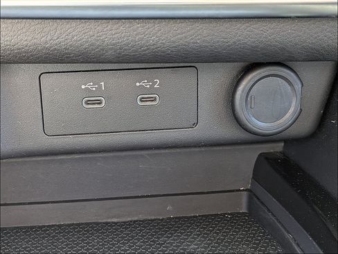 Used 2025 Nissan Rogue SV FWD image 24