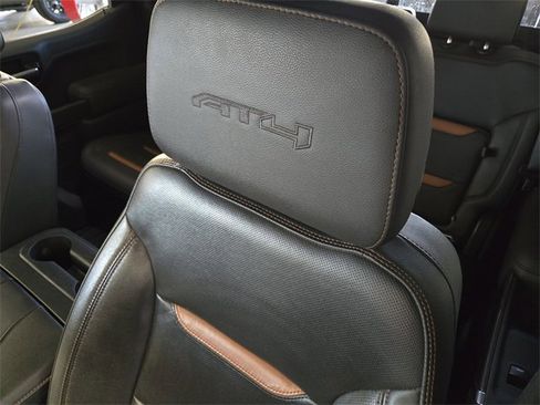 Used 2019 GMC Sierra 1500 AT4 w/ Off Road Performance Package image 26