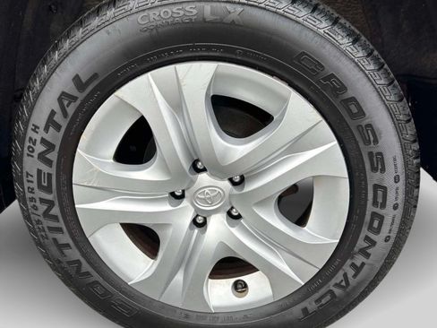 Used 2014 Toyota RAV4 LE AWD/4WD image 6